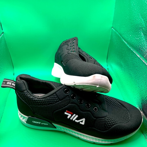 Light Fila walking shoe - Picture 1 of 5